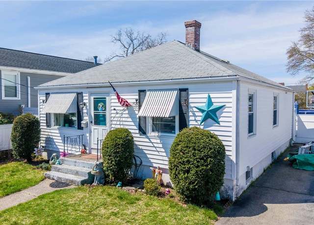 Property at 105 Enfield St St, Pawtucket, RI 02861, 3 beds, 1 bath
