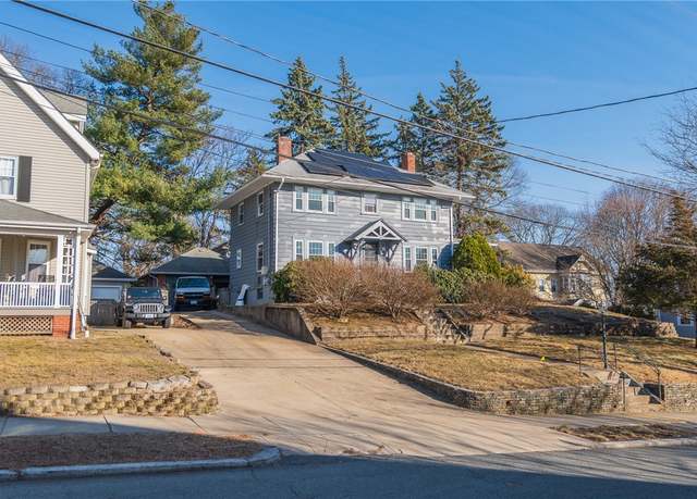 Property at 59 Hilltop Ave, Providence, RI 02908, 4 beds, 2.5 baths