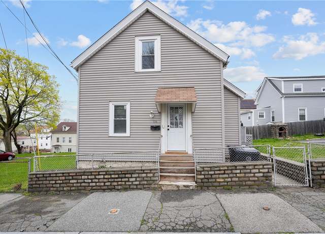 Property at 136 Juniper St, East Providence, RI 02914, 3 beds, 1.5 baths