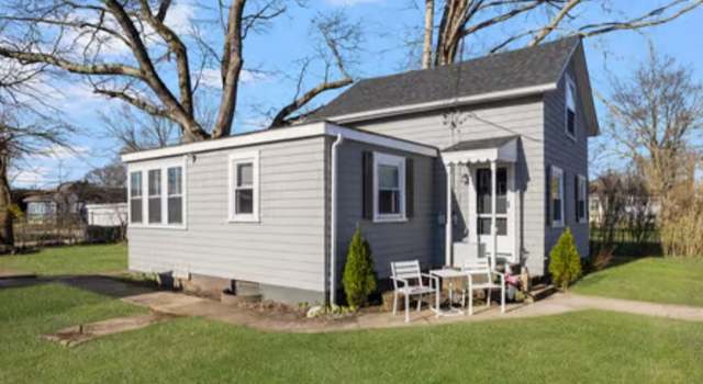 Photo of 32 Northup St, Warwick, RI 02889