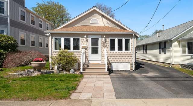 Photo of 63 Boon St, Narragansett, RI 02882