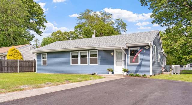 Photo of 21 Meadowrue Trl, Narragansett, RI 02874