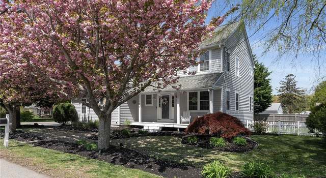 Photo of 156 Mount View Ave, North Kingstown, RI 02852