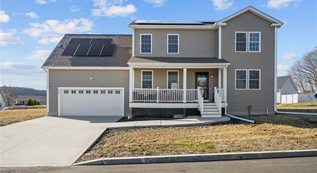 Photo of 489 Lucille St, Woonsocket, RI 02895