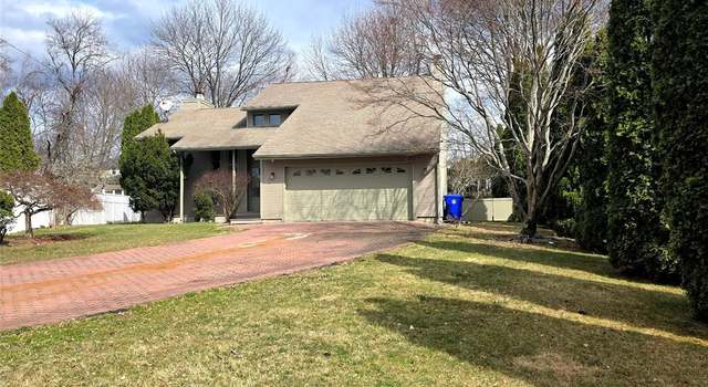 Photo of 7 Kristen Dr, North Providence, RI 02911