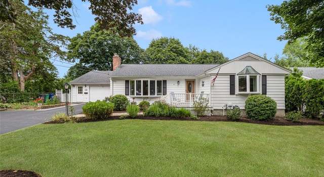 Photo of 81 Edmond Dr, Warwick, RI 02886