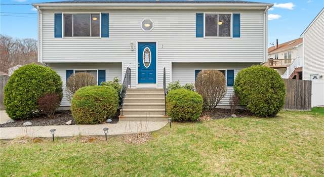 Photo of 9 Iroquois Trl, Cranston, RI 02921