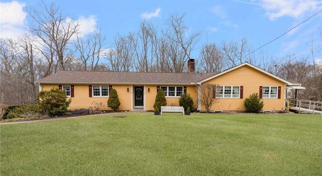 Photo of 8 Catherine Rd, Smithfield, RI 02917