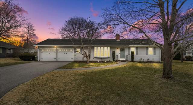 Photo of 26 Peeptoad Rd, Warwick, RI 02888