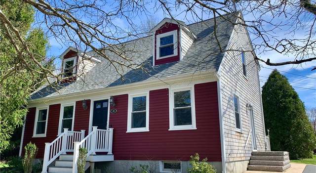Photo of 36 Brooks Farm Dr, Bristol, RI 02809