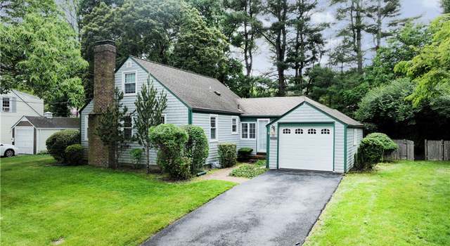 Photo of 15 Franconia Dr, Cranston, RI 02920