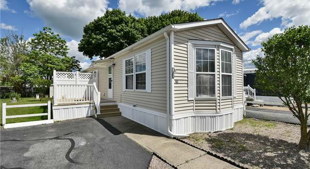 Photo of 40 Lowell Ave, Pawtucket, RI 02861
