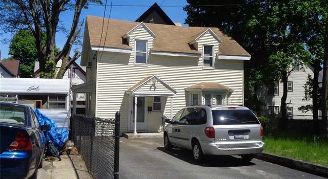 Photo of 43 Dexter St, Woonsocket, RI 02895