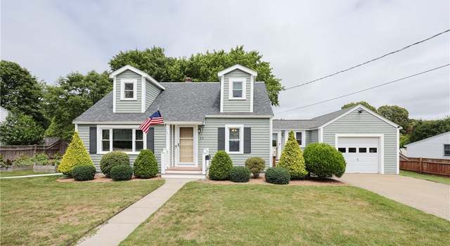 Photo of 15 Terrace Dr, Bristol, RI 02809