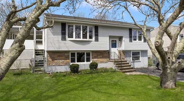 Photo of 112 Center Ave, Middletown, RI 02842