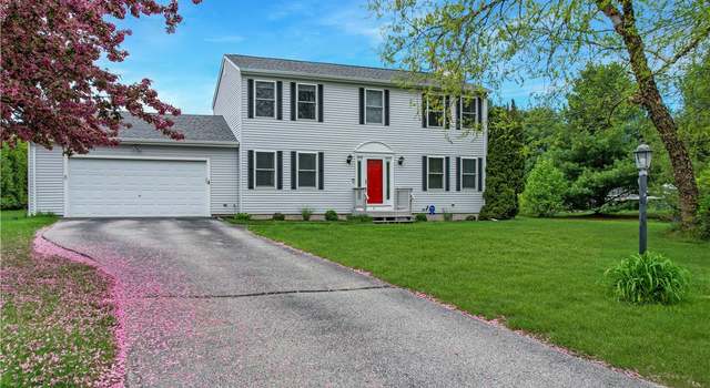 Photo of 6 Laudone Dr, Westerly, RI 02808