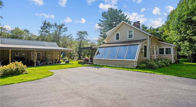 Photo of 158 Tarklin Rd, Chepachet, RI 02814