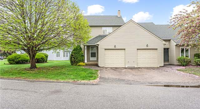 Photo of 97 Nipmuc Trl Unit A, North Providence, RI 02904