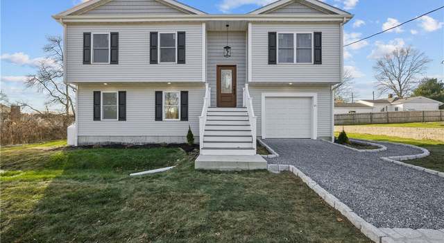 Photo of 41 Hudson St, Tiverton, RI 02878