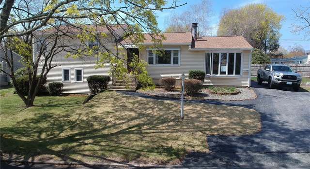 Photo of 51 Quail Hollow Rd, Cranston, RI 02920