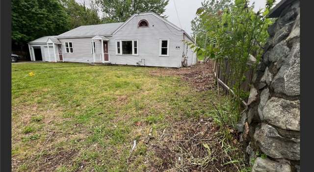 Photo of 1008 Toll Gate Rd, Warwick, RI 02886