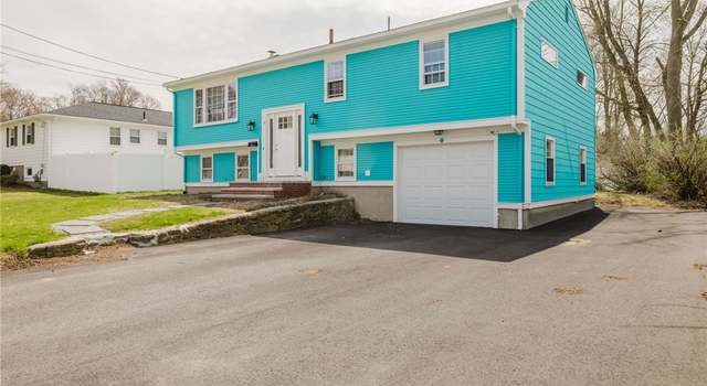 Photo of 7 Fernbrook Dr, Cranston, RI 02920