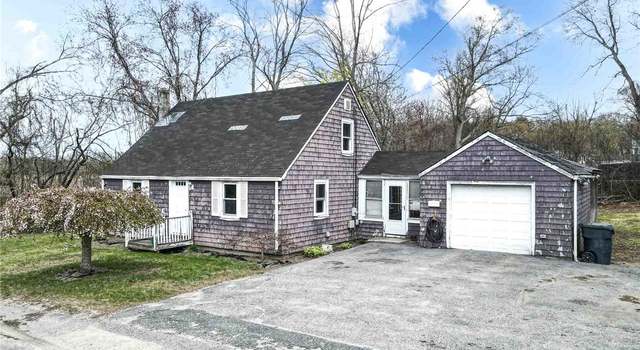 Photo of 30 Uphill Ave, Warwick, RI 02886