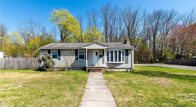 Photo of 20 Archdale Dr, Warwick, RI 02889