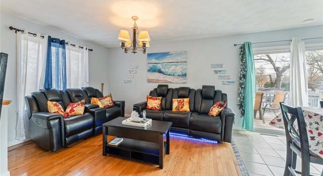 Photo of 201 Horse Neck Rd, Warwick, RI 02889