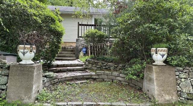 Photo of 368 North Stonington Rd, Stonington, CT 06378