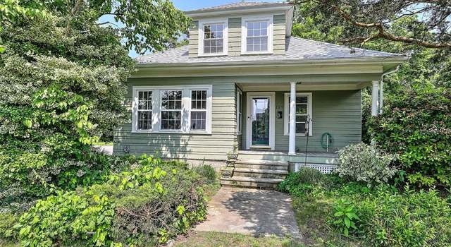 Photo of 129 Ash St, Warwick, RI 02888