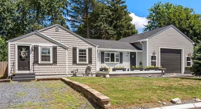Photo of 265 Hunt Ave, Warwick, RI 02886