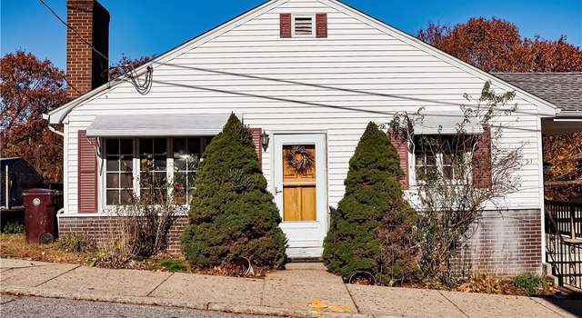 Photo of 31 Verdun St, Woonsocket, RI 02895