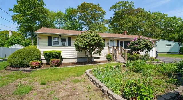 Photo of 76 Peabody Dr, Warwick, RI 02889