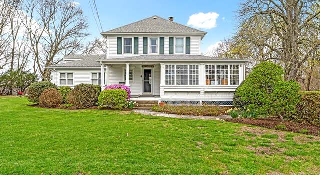Photo of 35 Touisset Rd, Warren, RI 02885