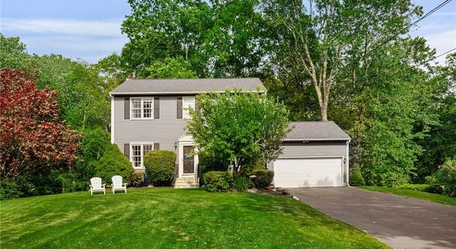 Photo of 84 Country Hill Ln, North Kingstown, RI 02852