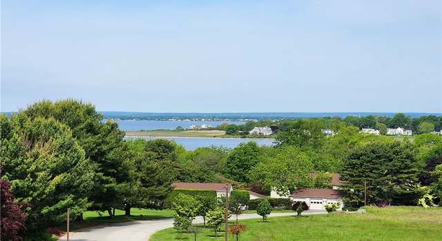 Photo of 272 North Farm Dr, Bristol, RI 02809