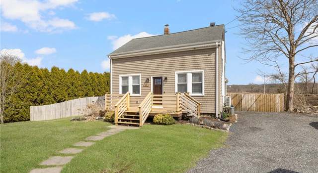 Photo of 4588 Main Rd, Tiverton, RI 02878
