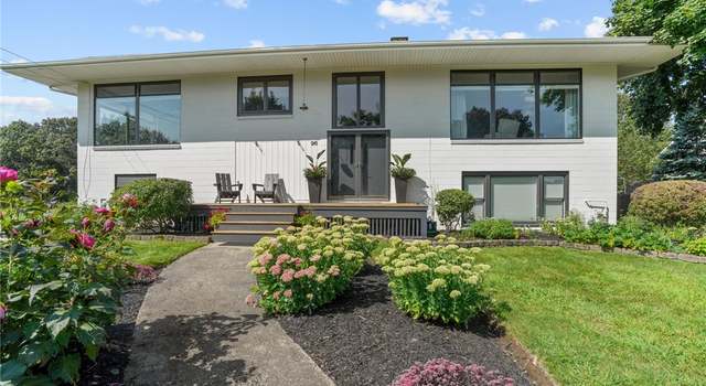 Photo of 96 Roger Williams Dr, North Kingstown, RI 02852
