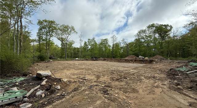 Photo of 12 Fanning Pl, Hope Valley, RI 02833