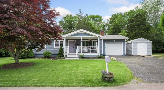 Photo of 36 Edgewood Dr, North Kingstown, RI 02852