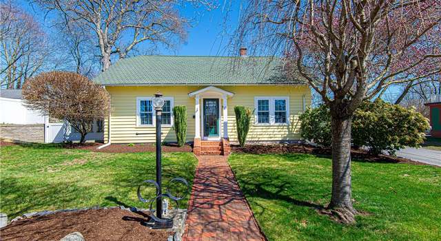 Photo of 13 Parker St, West Warwick, RI 02893