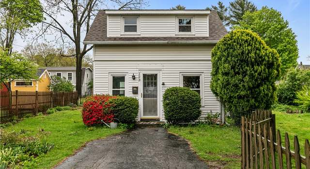 Photo of 123 Meadow Ave, South Kingstown, RI 02879