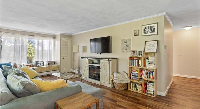 Photo of 7 Wake Robin Rd #105, Lincoln, RI 02865