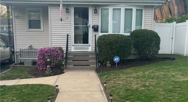 Photo of 7 Deborah Way, Cranston, RI 02910