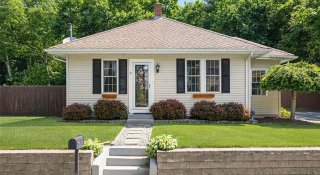 Photo of 30 Lincoln St, Smithfield, RI 02917