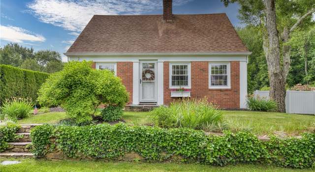 Photo of 426 Buxton St, North Smithfield, RI 02896