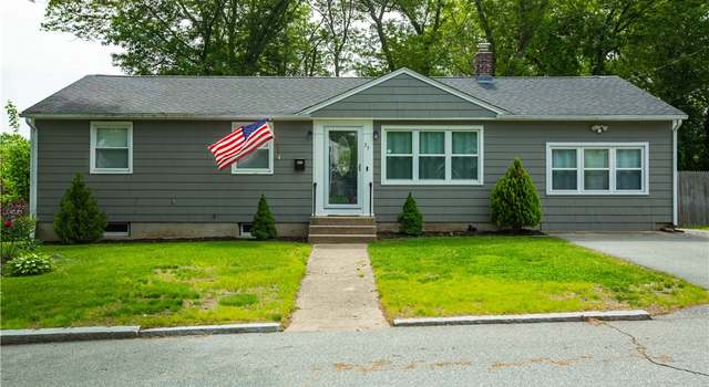 Photo of 75 Pembroke Ln, Coventry, RI 02816
