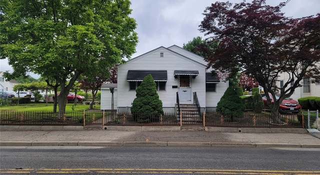 Photo of 129 Glenbridge Ave, Providence, RI 02909