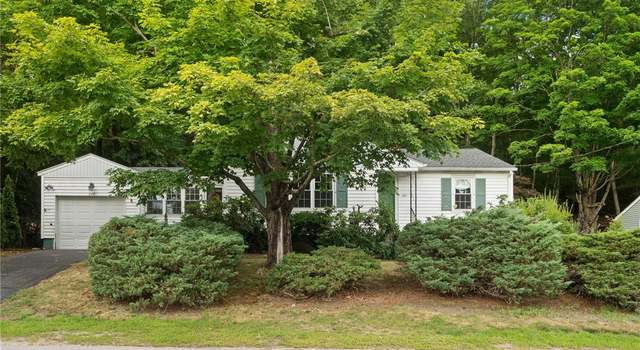 Photo of 268 Old County Rd, Smithfield, RI 02917